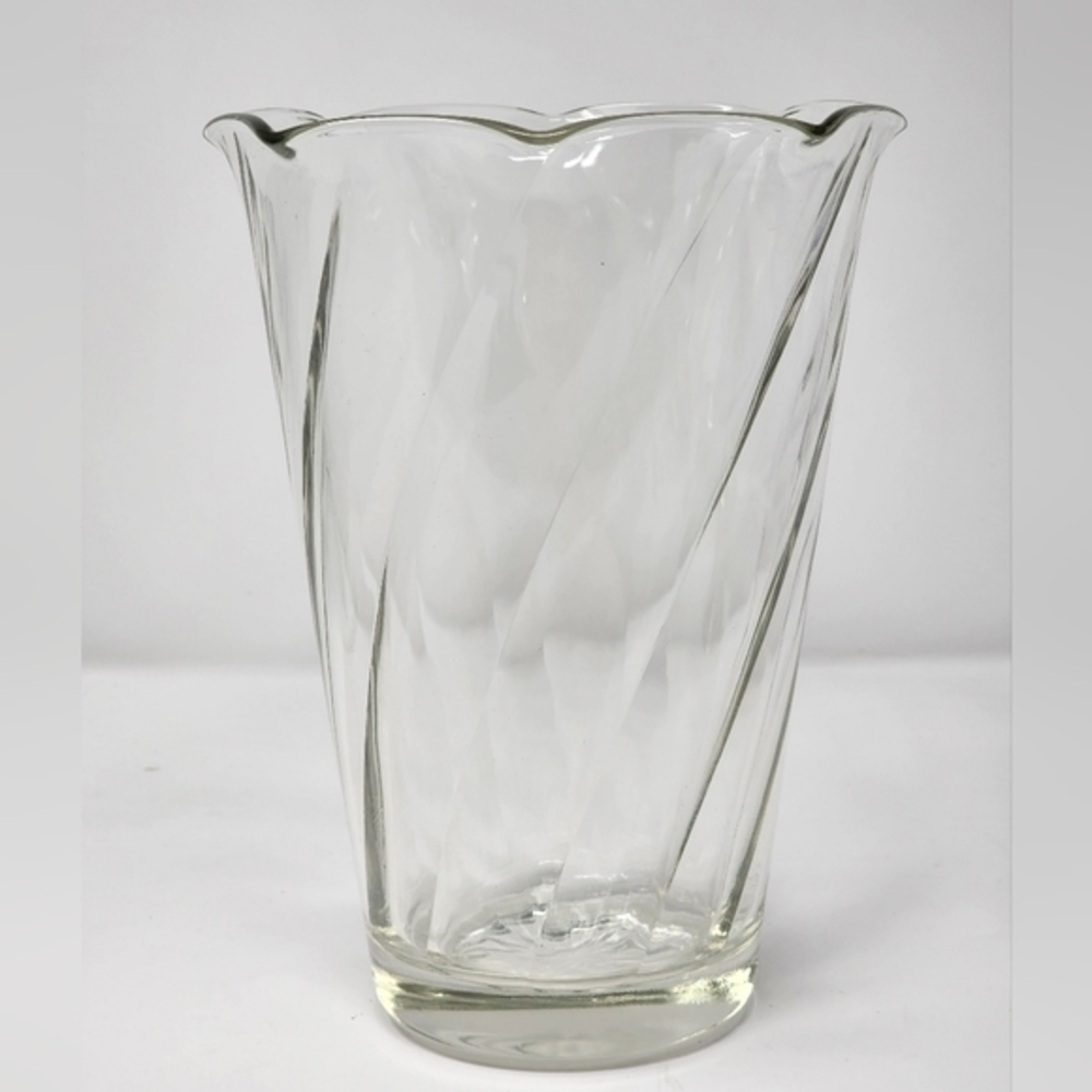 Vintage Swirl Pattern Bent Edge Clear‎ Glass Vase